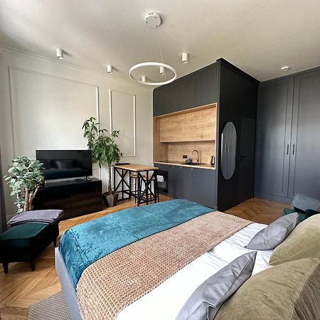 Апартаменты Apartament Grafitowy Познань Экстерьер фото