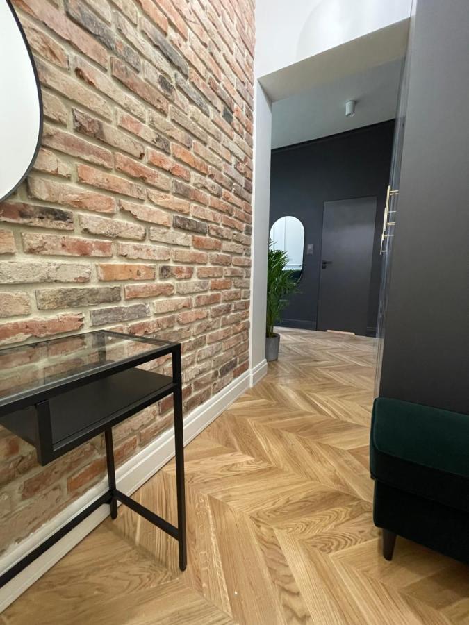 Апартаменты Apartament Grafitowy Познань Экстерьер фото