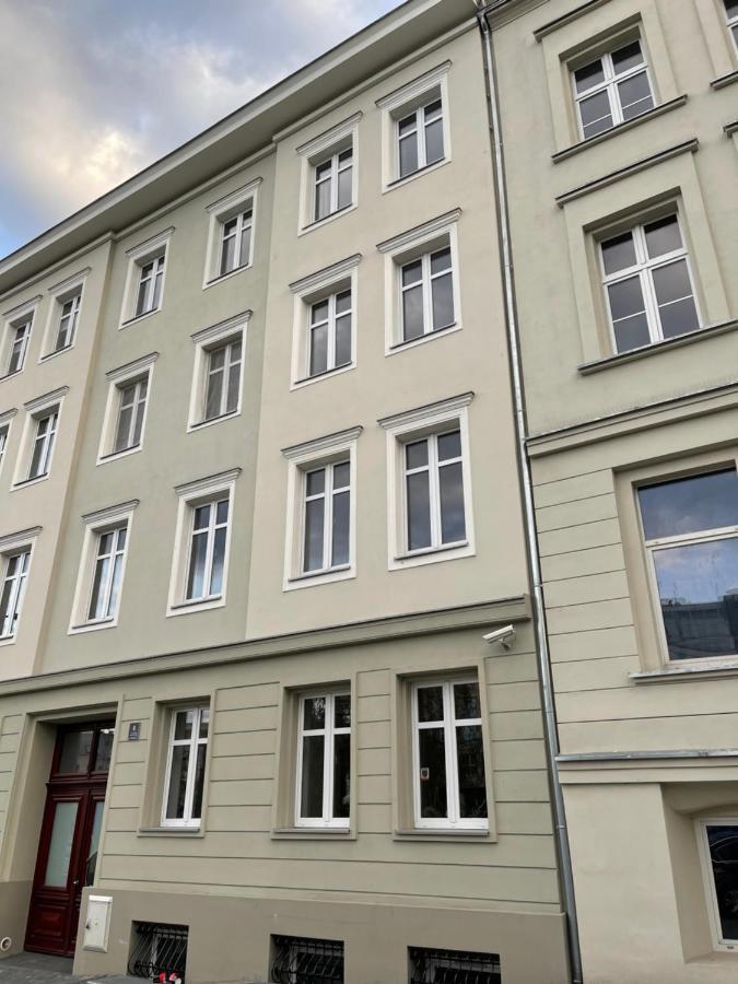 Апартаменты Apartament Grafitowy Познань Экстерьер фото