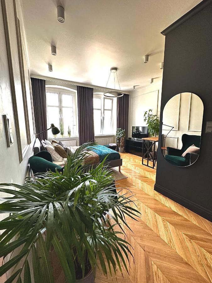 Апартаменты Apartament Grafitowy Познань Экстерьер фото