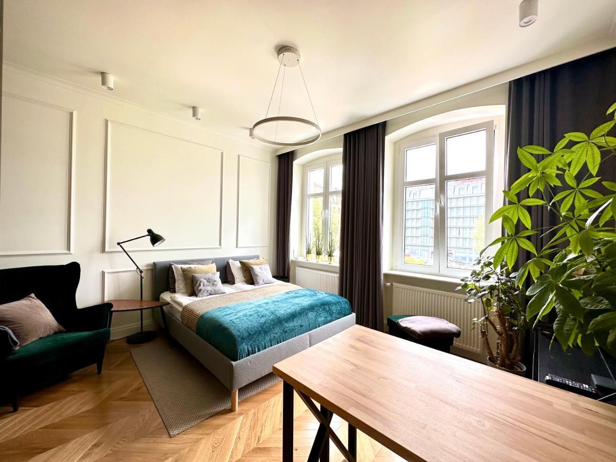 Апартаменты Apartament Grafitowy Познань Экстерьер фото